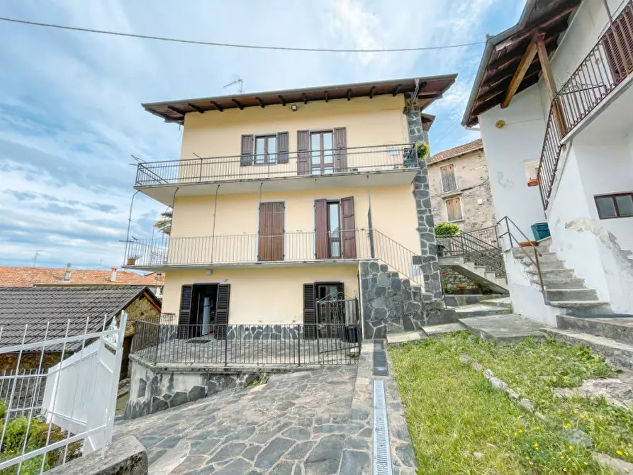 Immagine 2 di Appartamento in vendita  in via vallestrona 2 a Quarna Sopra