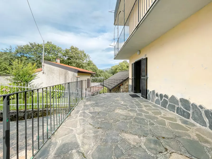 Immagine 3 di Appartamento in vendita  in via vallestrona 2 a Quarna Sopra