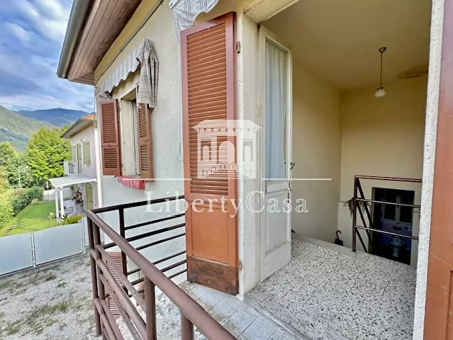 Immagine 9 di Villa in vendita  in Via San Michele a Gardone Riviera