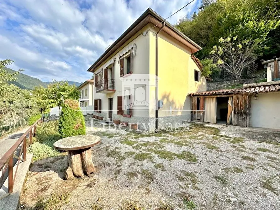 Immagine 15 di Villa in vendita  in Via San Michele a Gardone Riviera