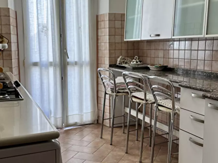 Immagine 13 di Appartamento in vendita  in corso amendola a Ancona