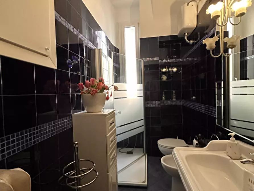 Immagine 22 di Appartamento in vendita  in Corso Giovanni Amendola a Ancona