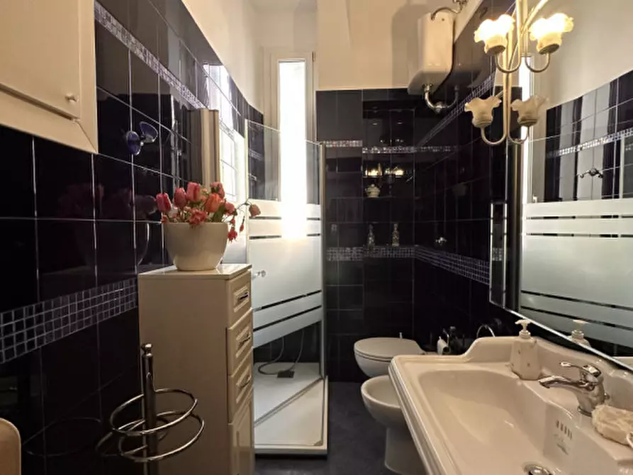 Immagine 23 di Appartamento in vendita  in Corso Giovanni Amendola a Ancona