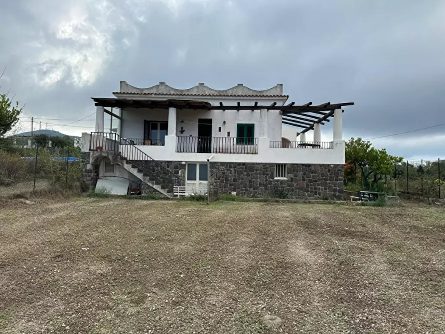 Immagine 1 di Villa in vendita  in VIA CAOLINO/CONTRADA CASTELLARO a Lipari