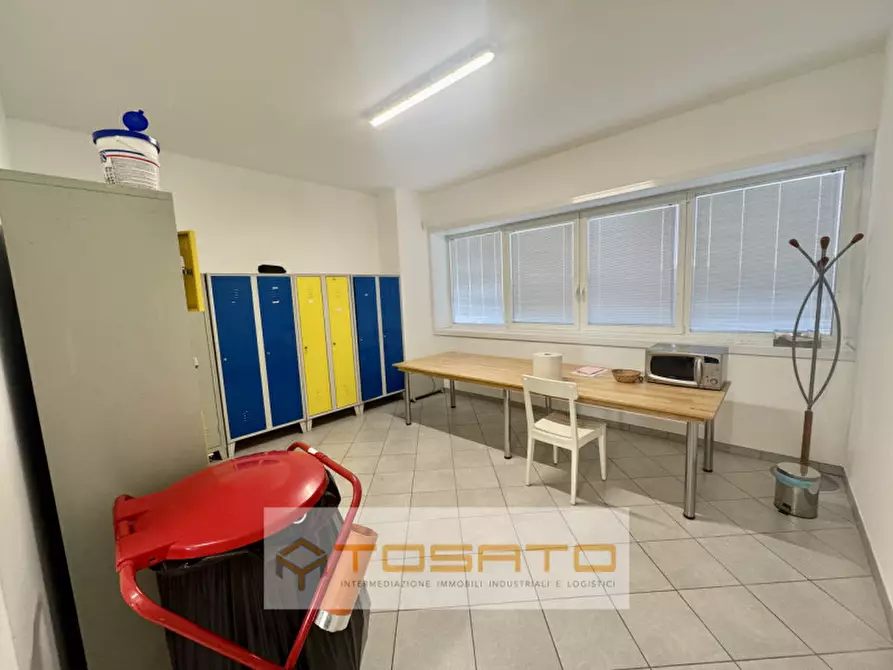 Immagine 10 di Capannone industriale in vendita  a Bovolone