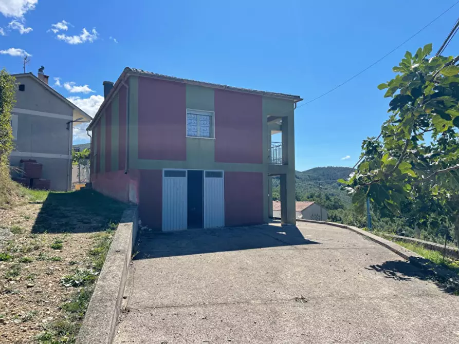 Immagine 2 di Casa indipendente in vendita  in Contrada Camporeale a Marsico Nuovo