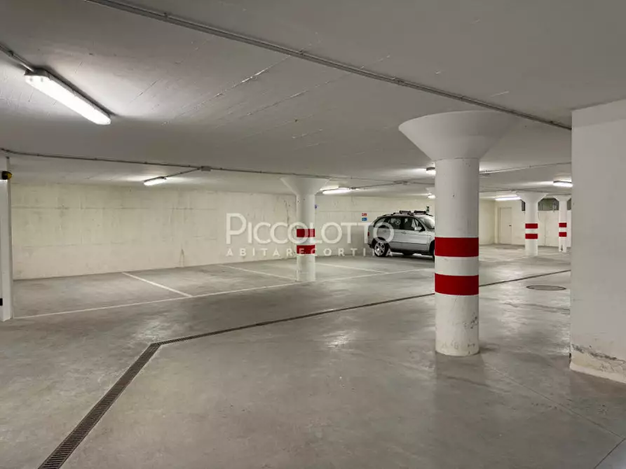 Immagine 2 di Posto auto in vendita  in Via Olimpia a Cortina D'ampezzo