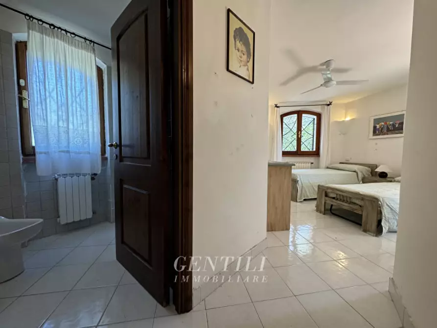 Immagine 11 di Villa in vendita  a Arzachena