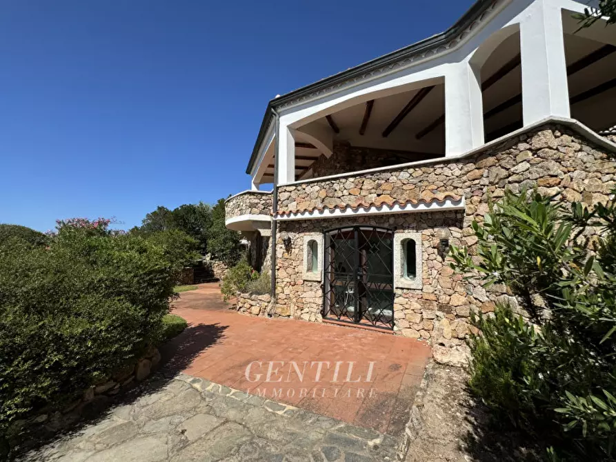 Immagine 34 di Villa in vendita  a Arzachena