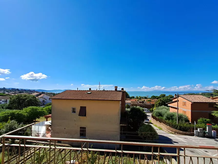 Immagine 8 di Villetta a schiera in vendita  a Passignano Sul Trasimeno