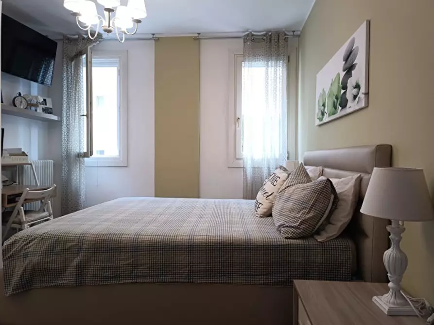 Immagine 17 di Appartamento in vendita  in via martiri della libertà a Venezia