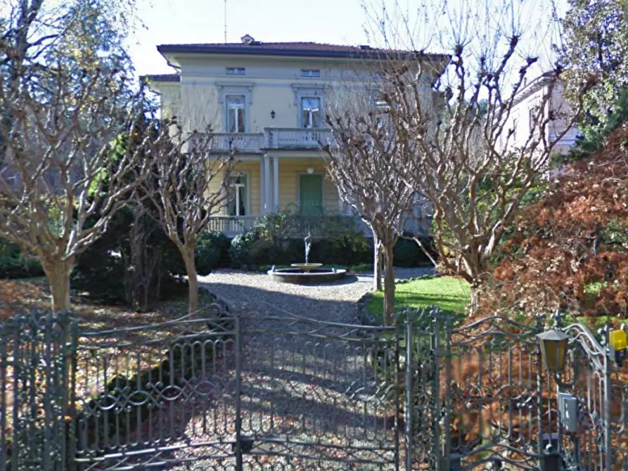 Immagine 1 di Villa in affitto  in Via Limido, N. 6 a Varese