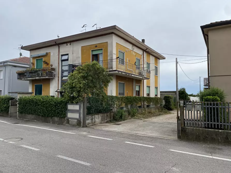 Immagine 1 di Appartamento in vendita  in Via Ortigara a Castel D'azzano