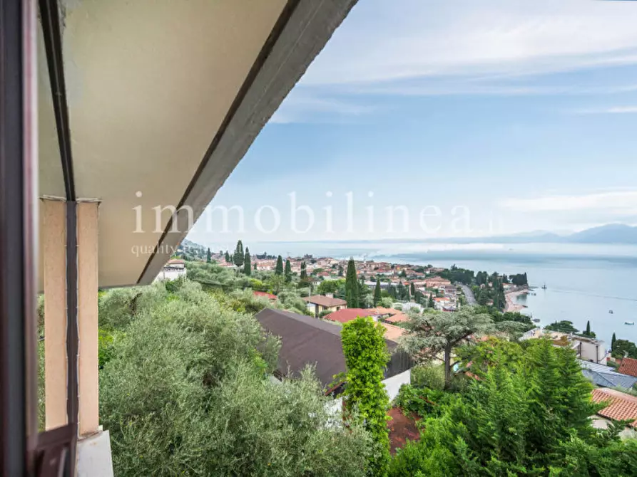 Immagine 4 di Attico in vendita  in Via Cesare Lombroso 17 a Torri Del Benaco