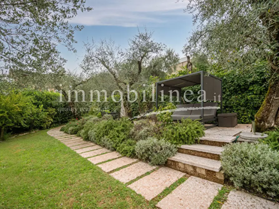 Immagine 11 di Attico in vendita  in Via Cesare Lombroso 17 a Torri Del Benaco