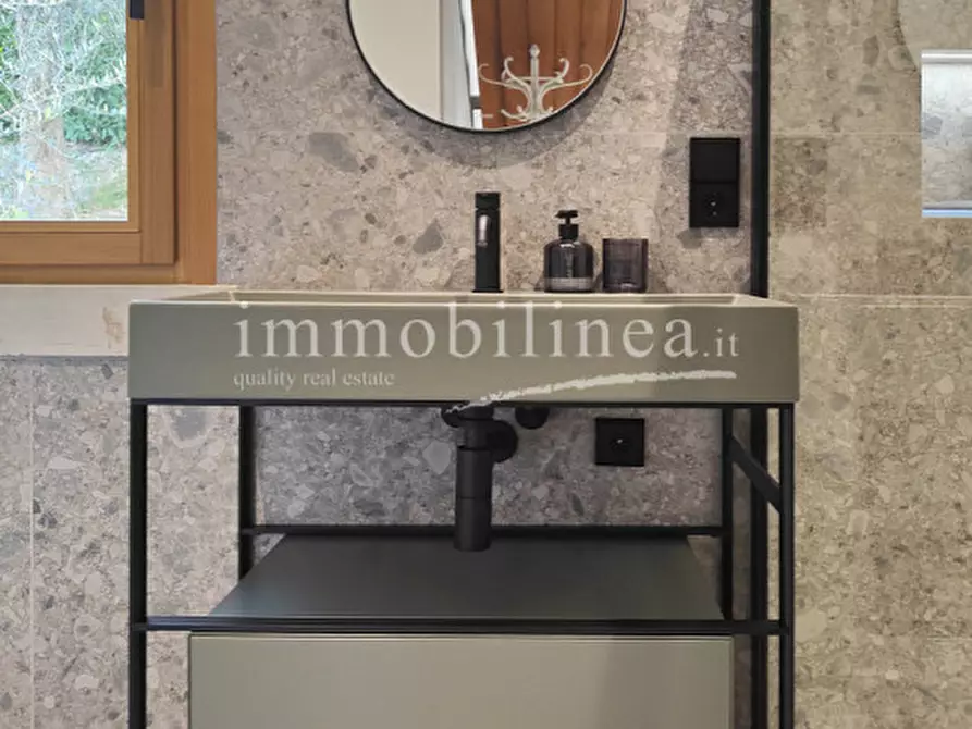 Immagine 30 di Attico in vendita  in Via Cesare Lombroso 17 a Torri Del Benaco