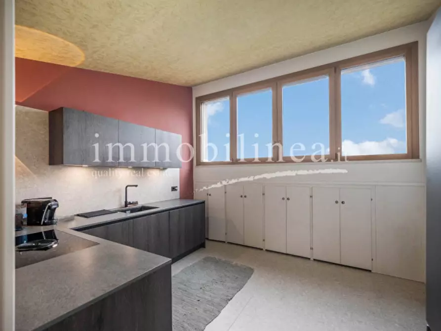 Immagine 31 di Attico in vendita  in Via Cesare Lombroso 17 a Torri Del Benaco