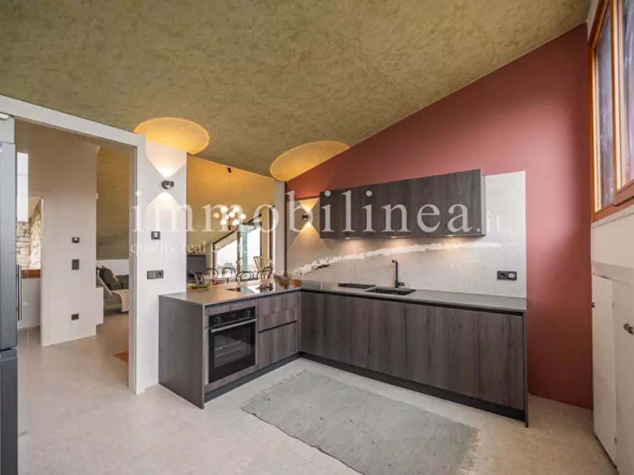 Immagine 32 di Attico in vendita  in Via Cesare Lombroso 17 a Torri Del Benaco