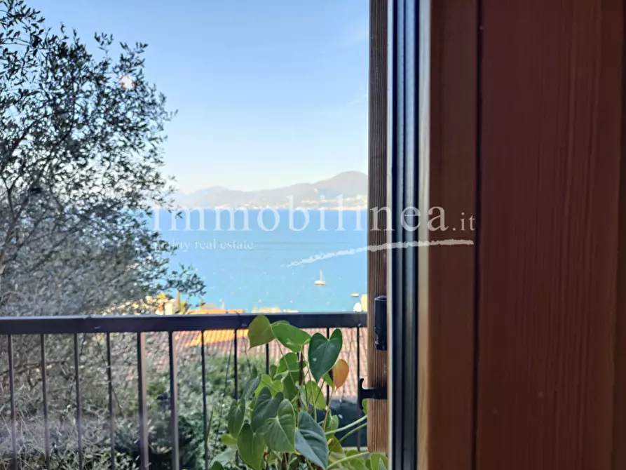 Immagine 39 di Attico in vendita  in Via Cesare Lombroso 17 a Torri Del Benaco