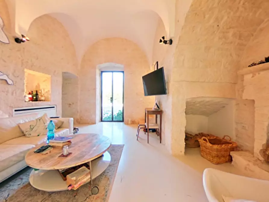 Immagine 42 di Rustico / casale in vendita  a Ostuni