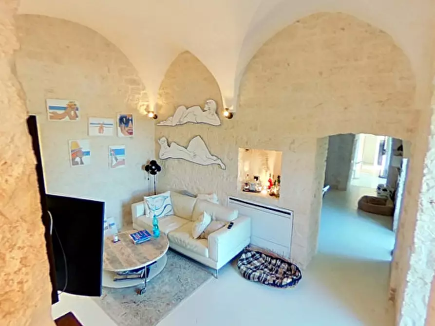 Immagine 43 di Rustico / casale in vendita  a Ostuni