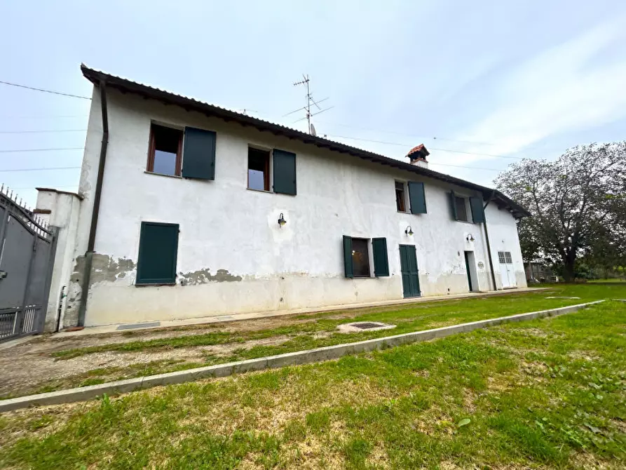 Immagine 3 di Villa in vendita  a Garlasco
