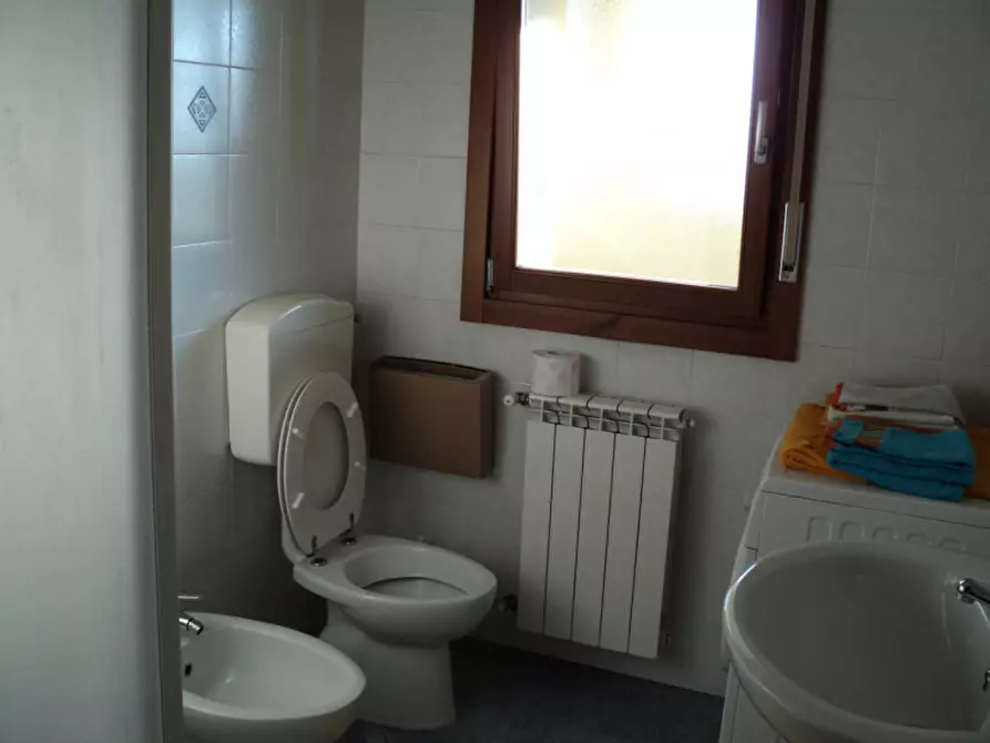 Immagine 13 di Appartamento in vendita  in VIA SICILIA 87 a Comacchio