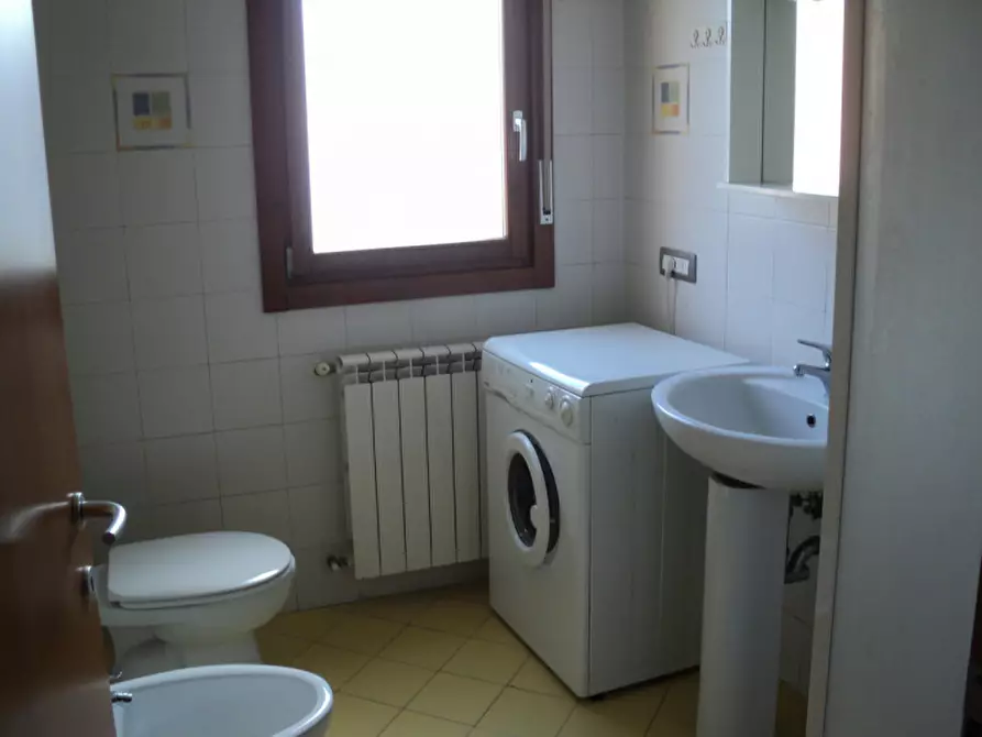 Immagine 15 di Appartamento in vendita  in VIA SICILIA 87 a Comacchio