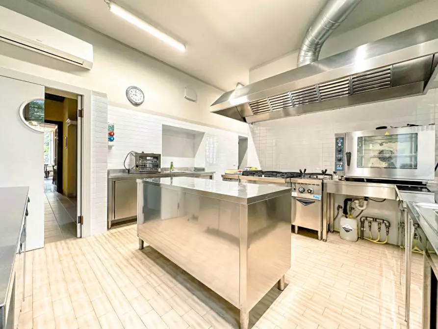 Immagine 26 di Hotel in vendita  in Via Pietro Durio, 67 a Pella