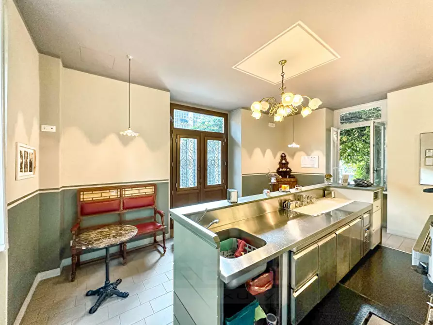 Immagine 27 di Hotel in vendita  in Via Pietro Durio, 67 a Pella