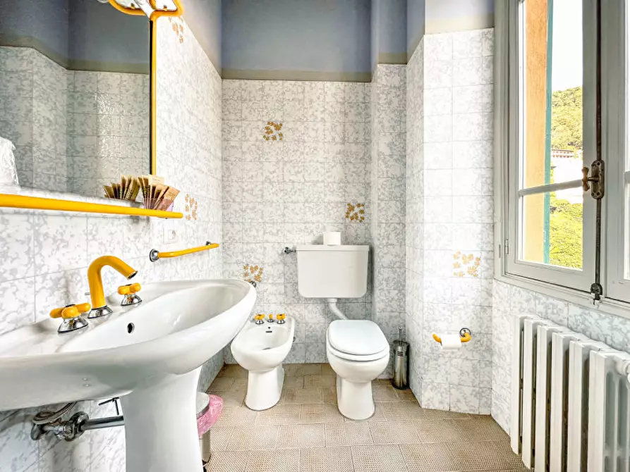 Immagine 30 di Hotel in vendita  in Via Pietro Durio, 67 a Pella