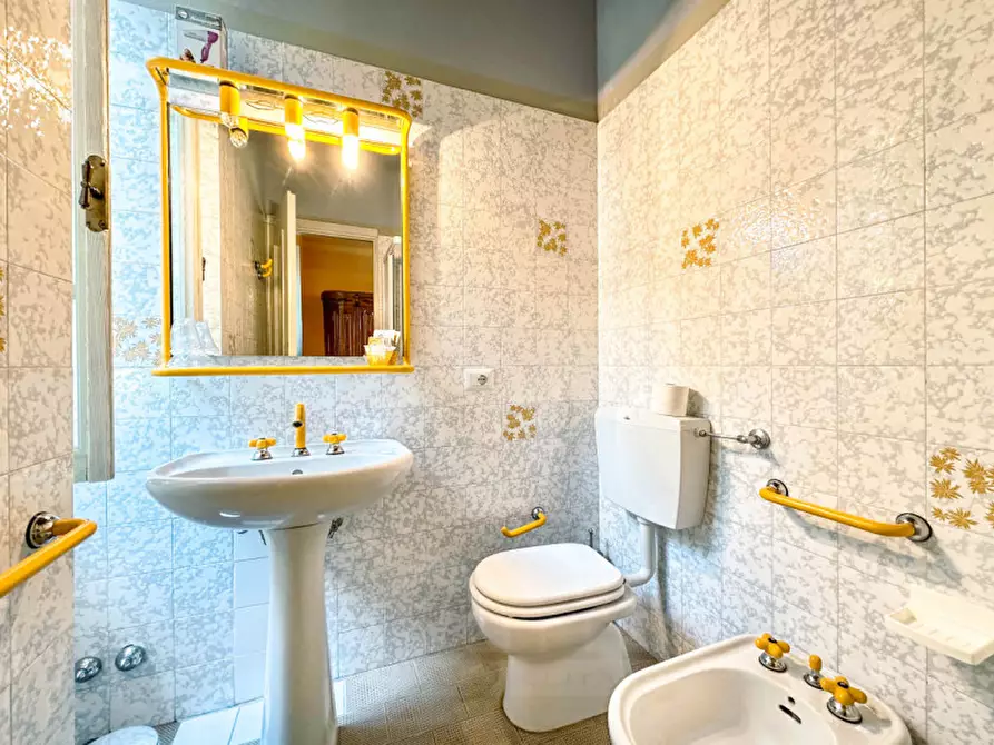 Immagine 31 di Hotel in vendita  in Via Pietro Durio, 67 a Pella