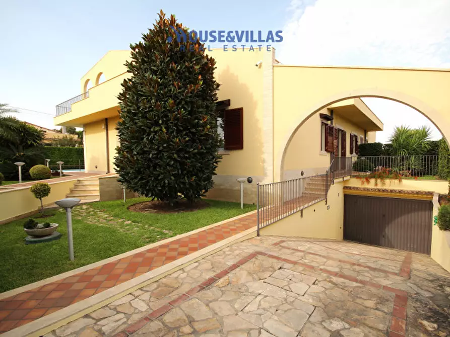 Immagine 8 di Villa in vendita  in contrada chiusa di carlo a Avola