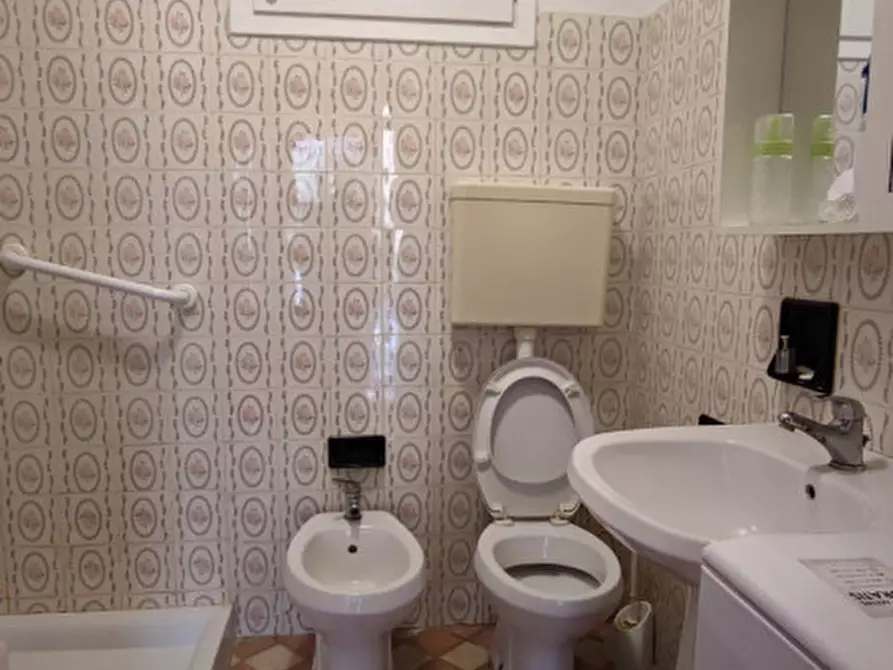 Immagine 5 di Villa in vendita  in Periferia nord a San Remo