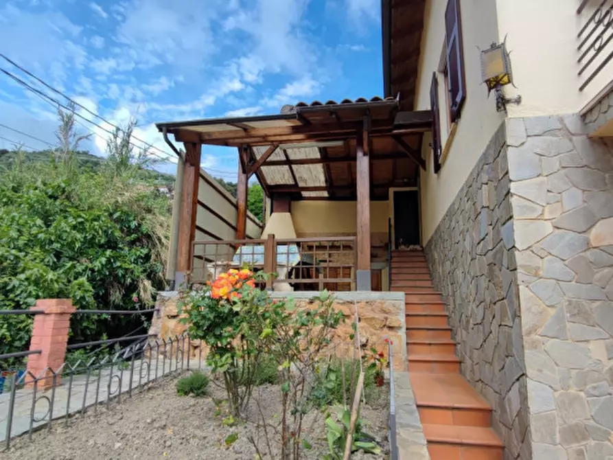 Immagine 7 di Villa in vendita  in Periferia nord a San Remo