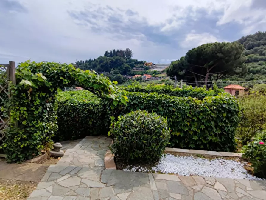 Immagine 21 di Villa in vendita  in Periferia nord a San Remo