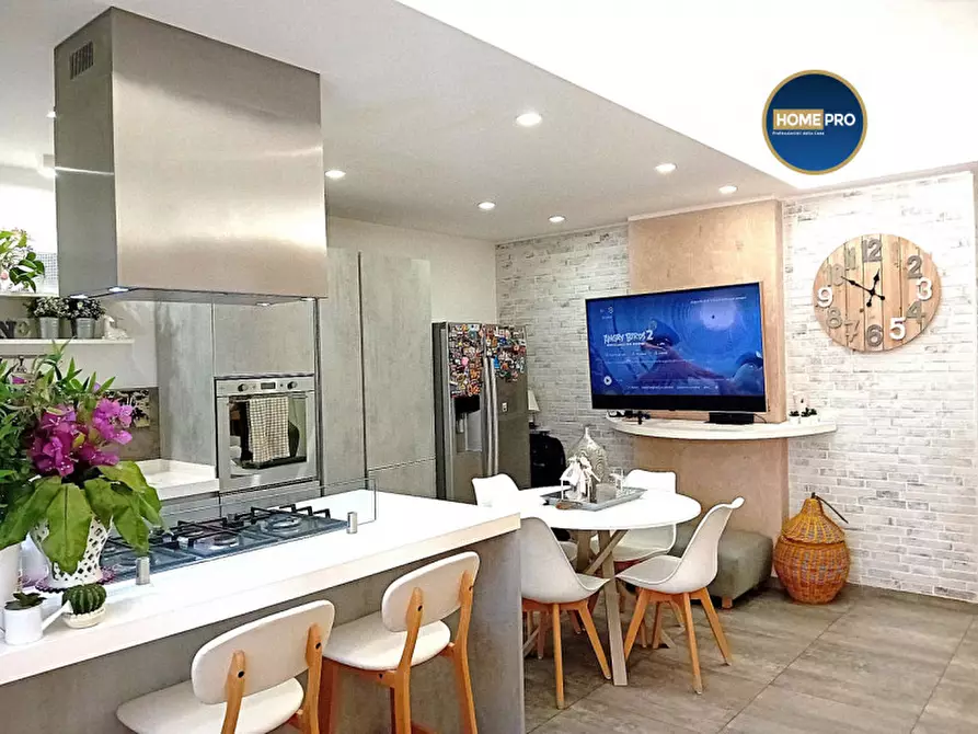 Immagine 1 di Appartamento in vendita  in Via Rosolina a Tivoli