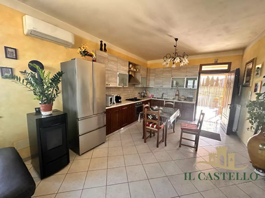 Immagine 5 di Casa indipendente in vendita  a Castiglione Del Lago