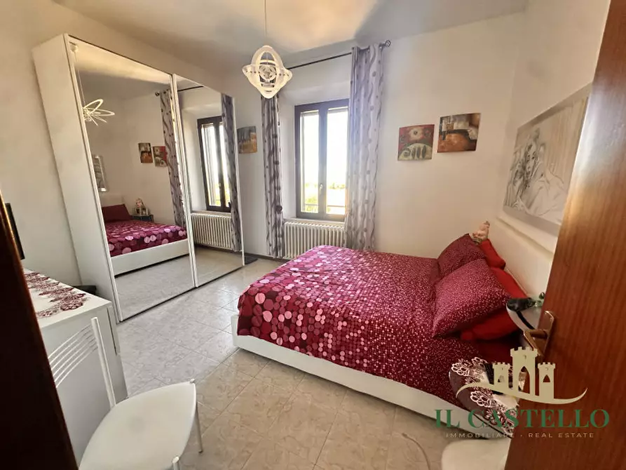 Immagine 10 di Casa indipendente in vendita  a Castiglione Del Lago