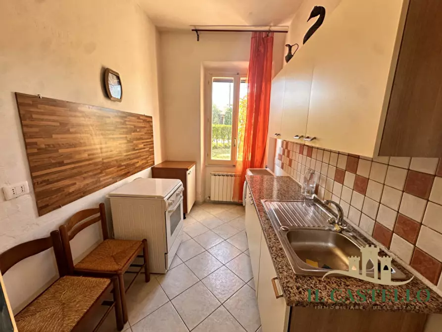 Immagine 15 di Casa indipendente in vendita  a Castiglione Del Lago