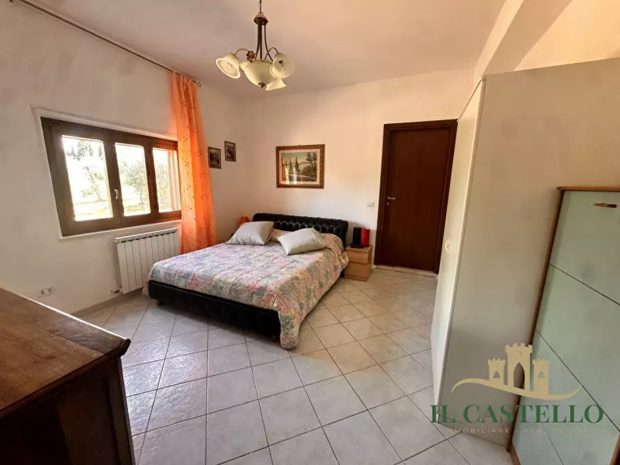 Immagine 16 di Casa indipendente in vendita  a Castiglione Del Lago