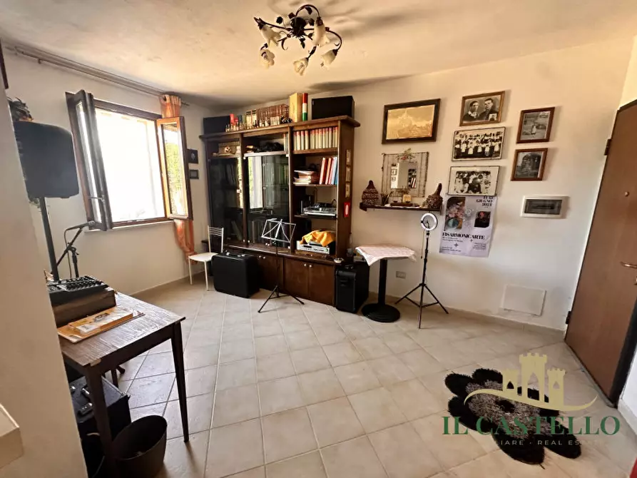 Immagine 18 di Casa indipendente in vendita  a Castiglione Del Lago