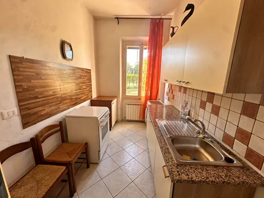 Immagine 18 di Casa indipendente in vendita  a Castiglione Del Lago