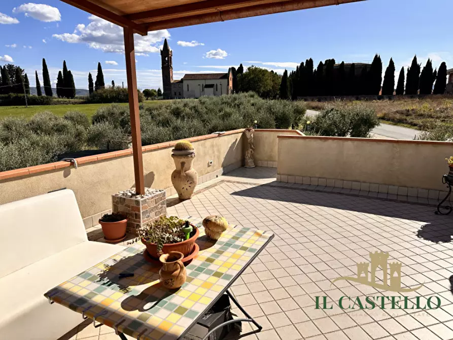 Immagine 21 di Casa indipendente in vendita  a Castiglione Del Lago
