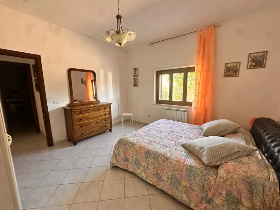 Immagine 20 di Casa indipendente in vendita  a Castiglione Del Lago