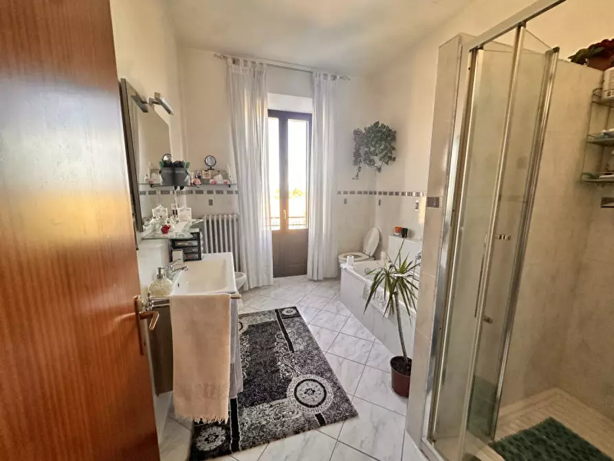 Immagine 24 di Casa indipendente in vendita  a Castiglione Del Lago