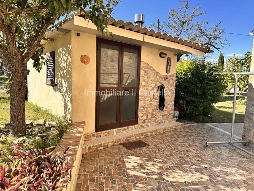 Immagine 31 di Casa indipendente in vendita  a Castiglione Del Lago