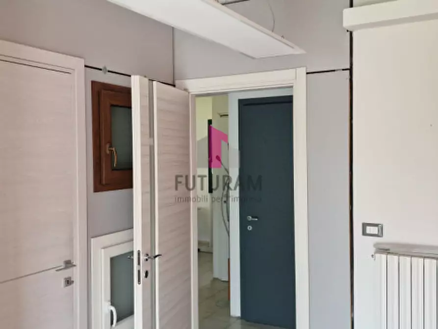 Immagine 2 di Ufficio in affitto  in NOVENTA PADOVANA a Padova