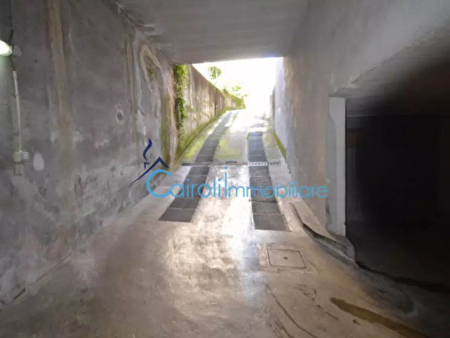 Immagine 3 di Garage in vendita  a Pavia