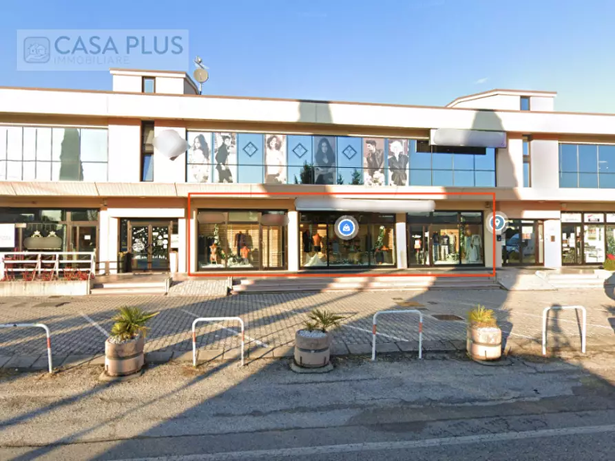 Immagine 1 di Negozio in vendita  a Romano D'ezzelino